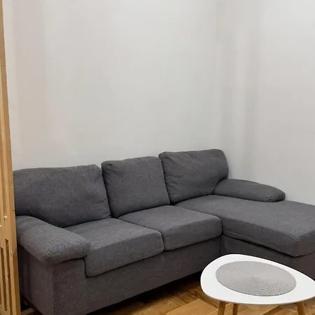 - Up To 4 Persons * Ποντγορίτσα